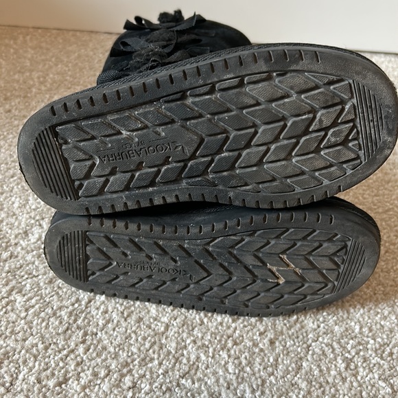 LIKE NEW Koolaburra by UGG Black Boots - Picture 6 of 9